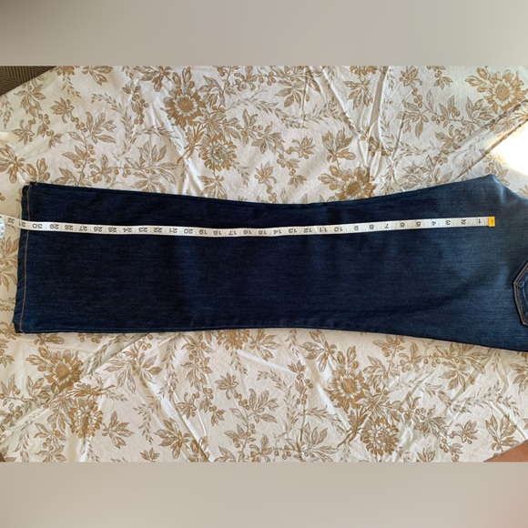 EUC J Brand Mid-Rise Flare Leg Blue Jeans Size 31 - Picture 8 of 8